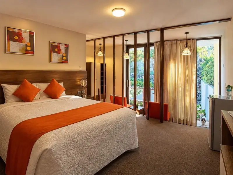 Semi Suite